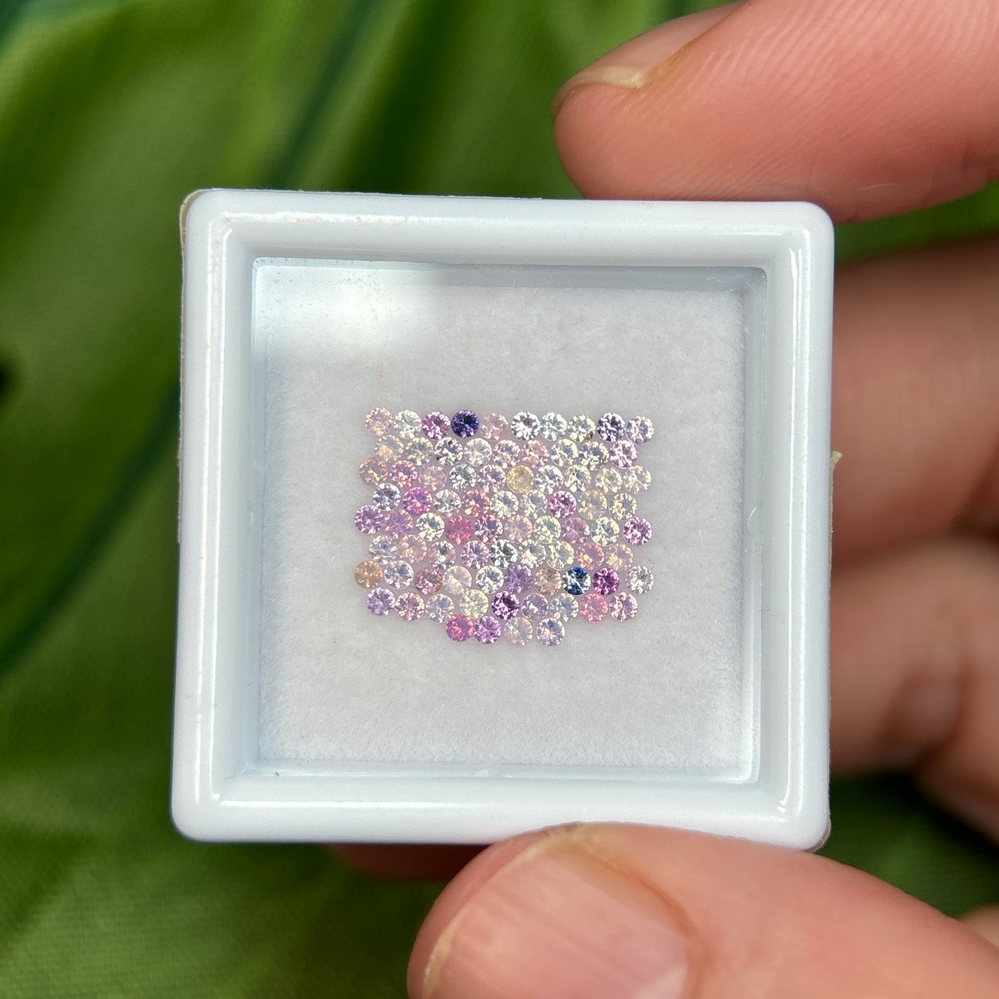 1,0ct/80Pcs Natural Sapphire Vietnam, Round Shape, C1 Quality, No Treatment Sapphire Luc Yen.