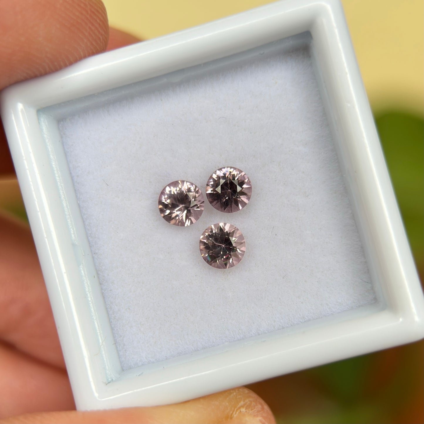 0,79ct/3Pcs Natural Pink Spinel Vietnam. Round Shape.