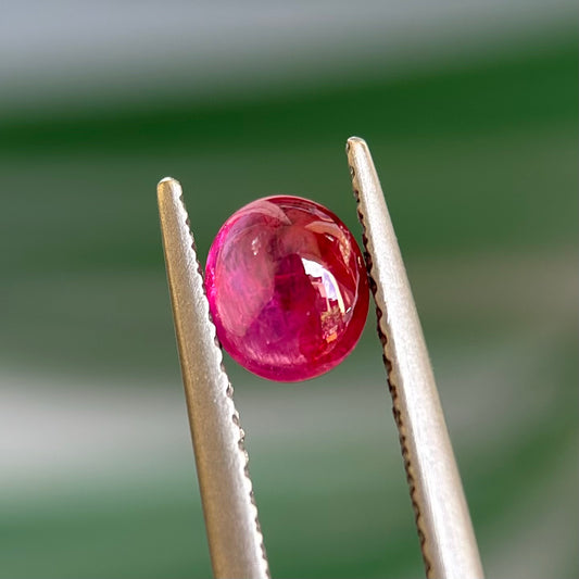 0.94 ct Natural Ruby Viet Nam. Cacbochon Cut. No treatment.
