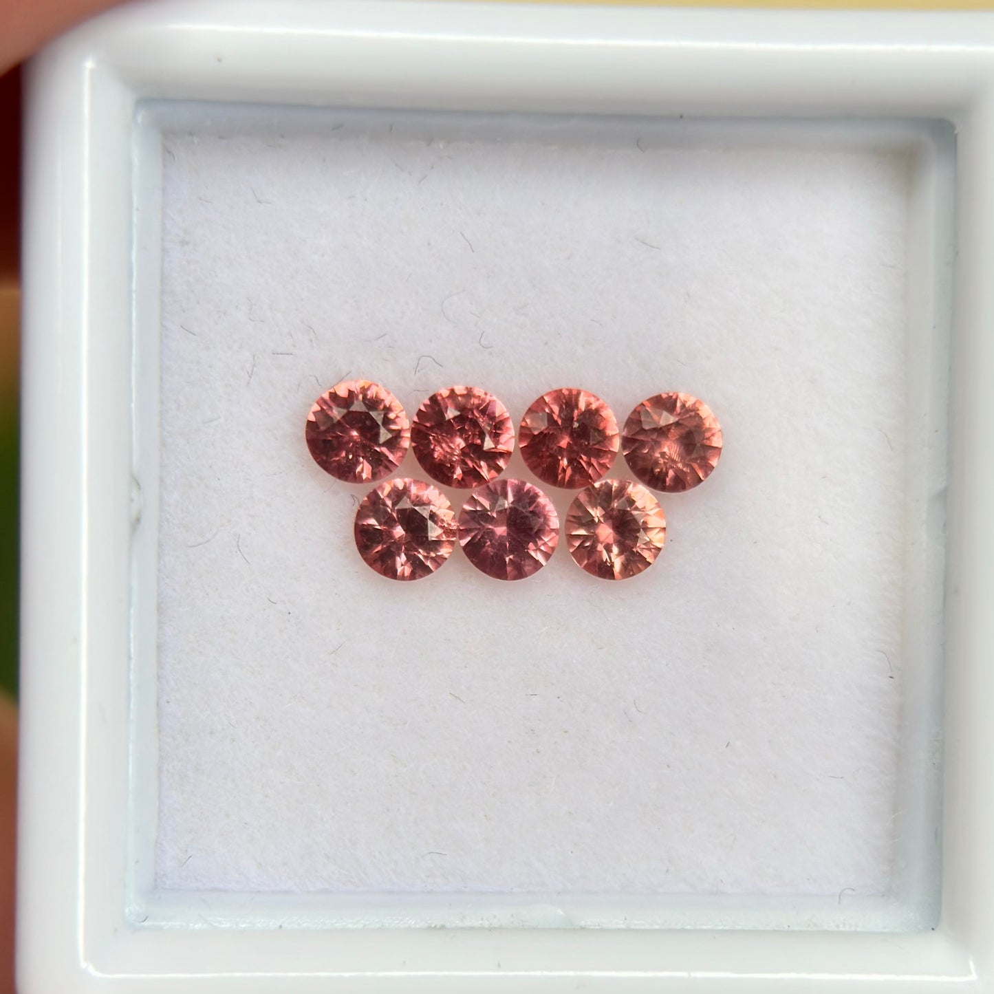 0,81 ct/ 7 Pcs Natural Brownish Orange Spinel Vietnam. Round Shape.