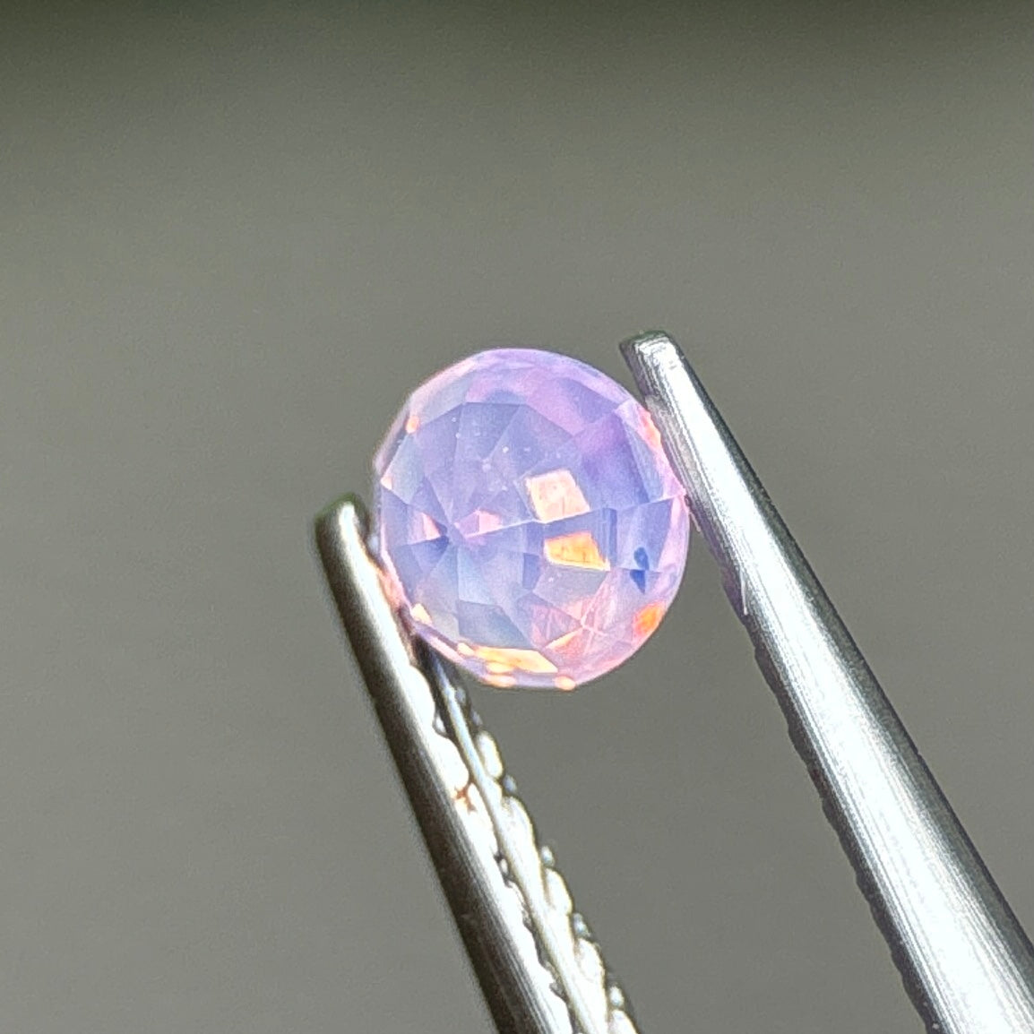 0,36ct Natural Pink Milky Sapphire Vietnam. Round Shape. No Treatment Milky Sapphire Luc Yen.