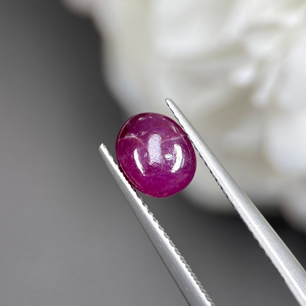 2,43ct Natural Purple Cacbochon Sapphire Viet Nam. No Treatment Sapphire Luc Yen.