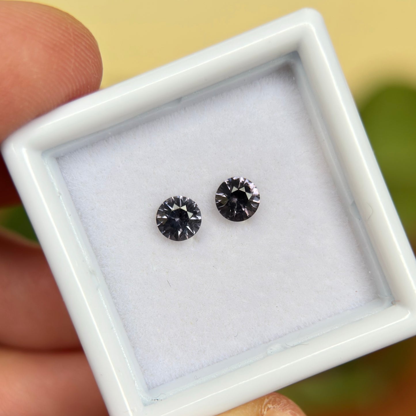 0,52 ct/ 2 Pcs Natural Purple Spinel Vietnam. Round Shape.