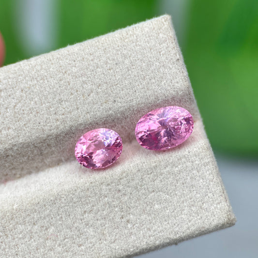 3.21 ct/ 2Pcs Natural Pink Spinel Vietnam. Oval Shape. No Treatment.