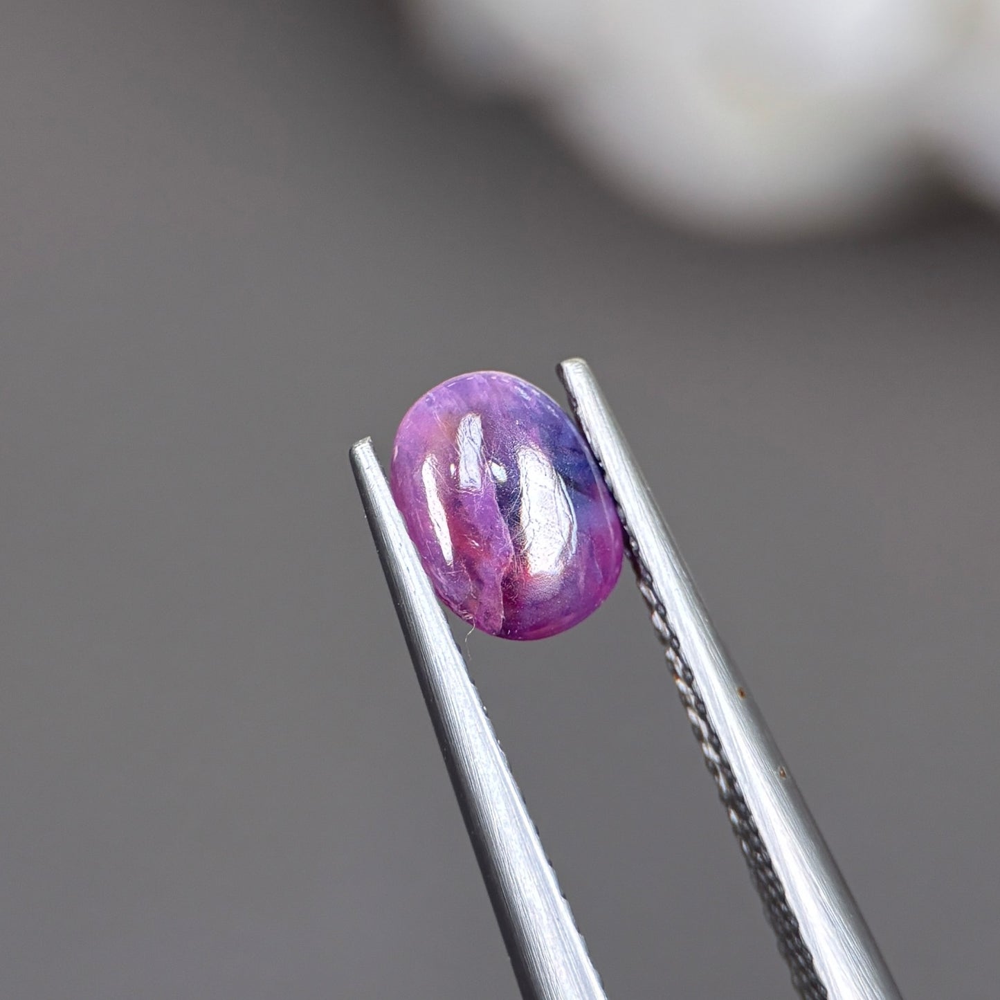 1,37ct Natural Purple Cacbochon Sapphire Viet Nam. No Treatment Sapphire Luc Yen.
