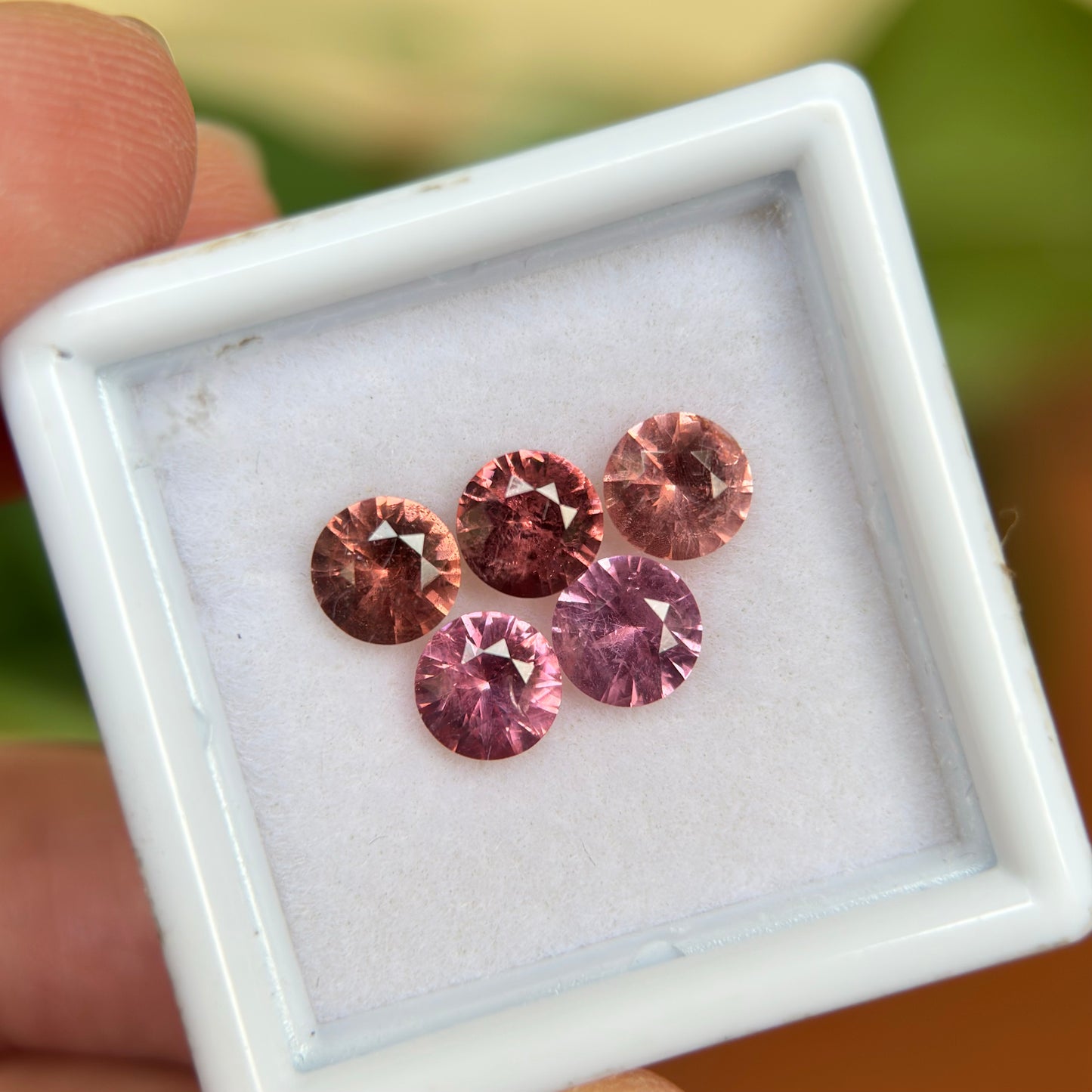 2,51 ct/ 5 Pcs Natural Mix Color Spinel Vietnam. Round Shape.