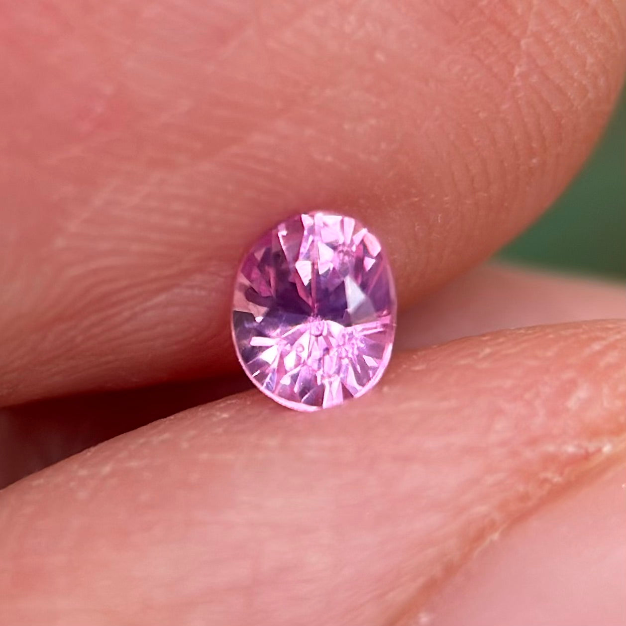 0.28ct Natural Prurple Sapphire Vietnam. Oval Shape. No Treatment.