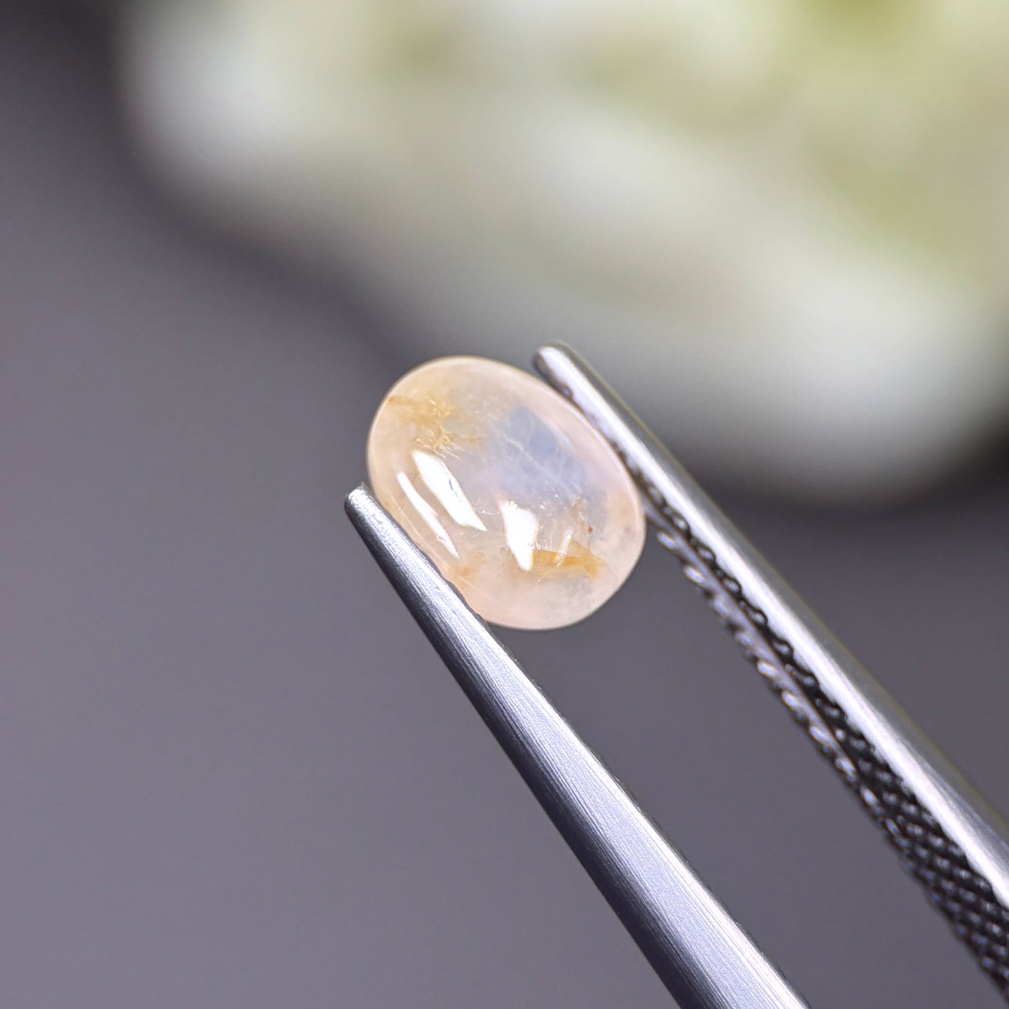 1.26ct Natural Yellowish White Cacbochon Sapphire Viet Nam. No treatment.