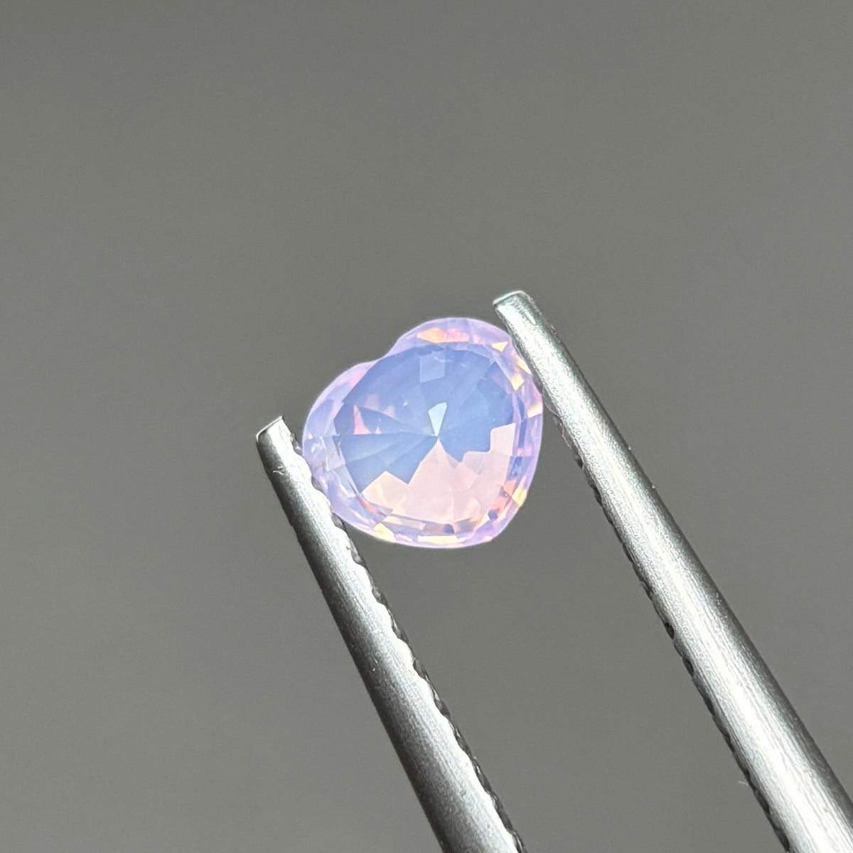 0,57ct Natural Light Pink Milky Sapphire Vietnam. Heart Shape. No Treatment Milky Sapphire Luc Yen.