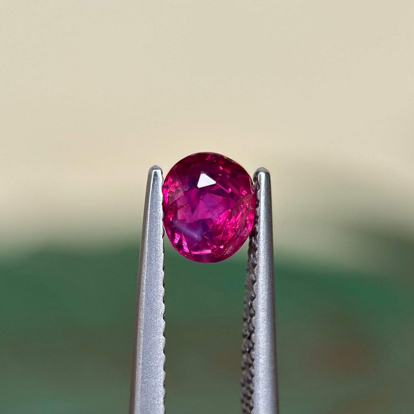 0.91 ct Natural Ruby Viet Nam. Oval Shape. No treatment.