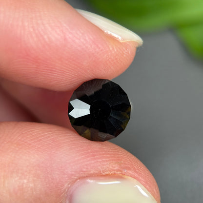 2,61ct Natural Dak Green Tourmaline Vietnam. Round Shape. No Treatment, No Heat Tourmaline Luc Yen.