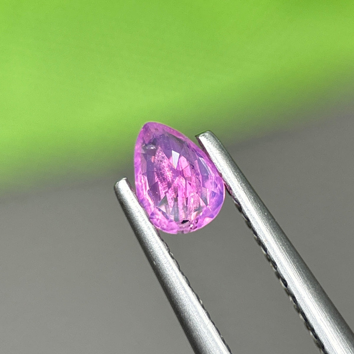 0,43ct Natural Pink Milky Sapphire Vietnam. Pear Shape. No Treatment Milky Sapphire Luc Yen.