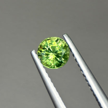0,81ct Natural Green Sapphire Vietnam. Round Shape. No Treatment Sapphire Phan Thiet.