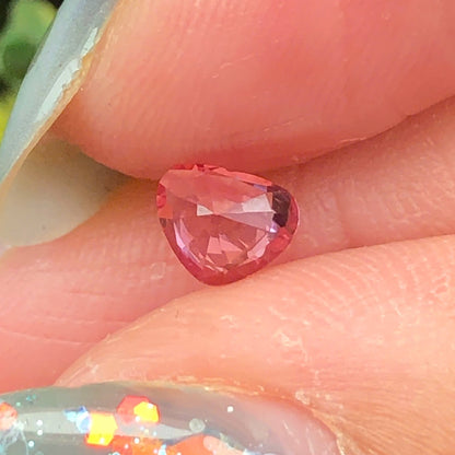 0,36ct Natural Oranghish Pink Spinel Vietnam. Heart Shape. No Treatment Spinel Luc Yen.