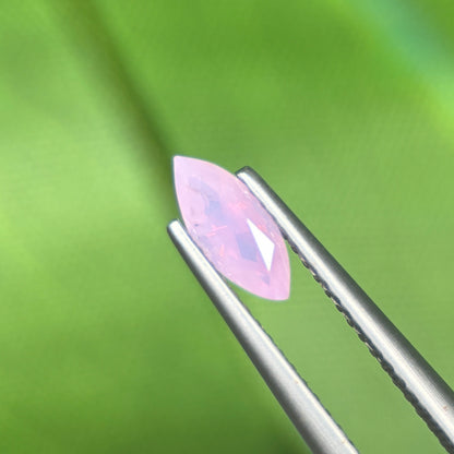 0,68 Natural Pink Milky Sapphire Vietnam. Trilliant Shape. No Treatment Milky Sapphire Luc Yen.