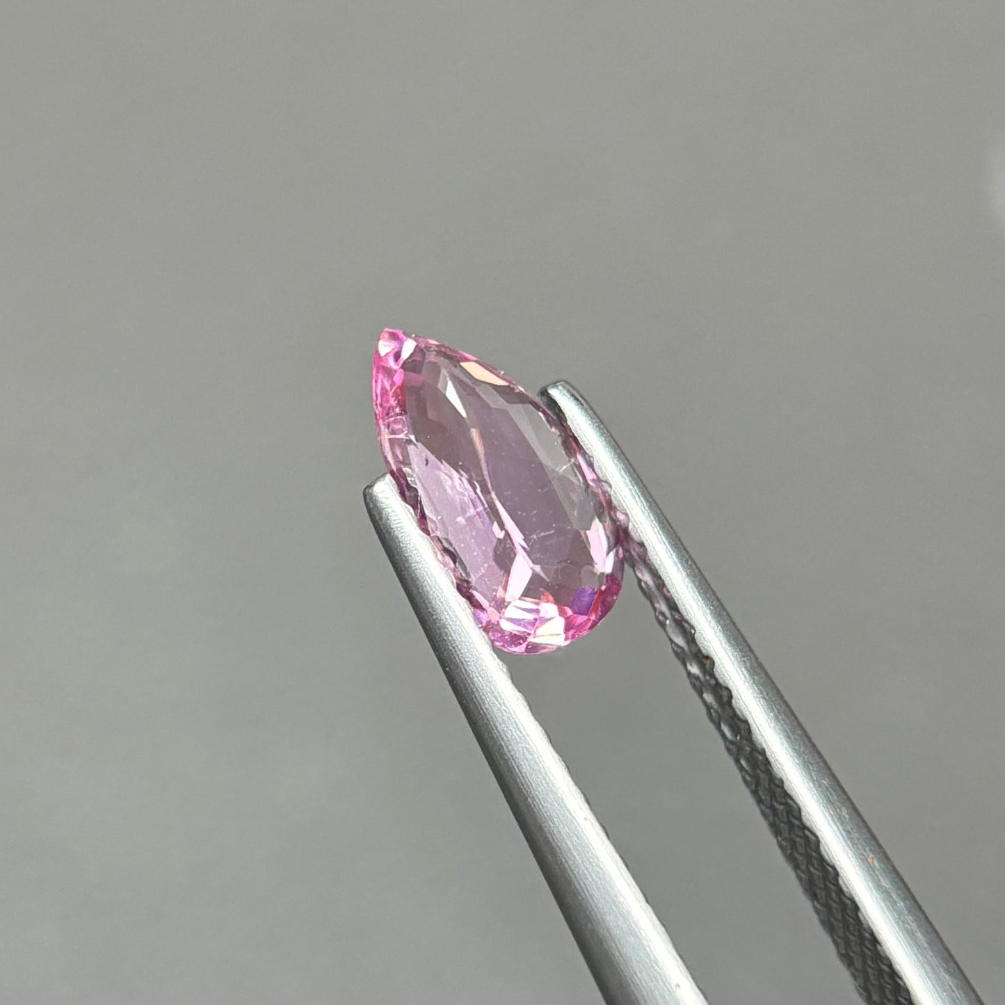 0,97ct Natural Pink Spinel Viet Nam. Pear Shape. No Treatment Spinel Luc Yen.