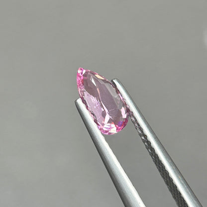 0,97ct Natural Pink Spinel Viet Nam. Pear Shape. No Treatment Spinel Luc Yen.