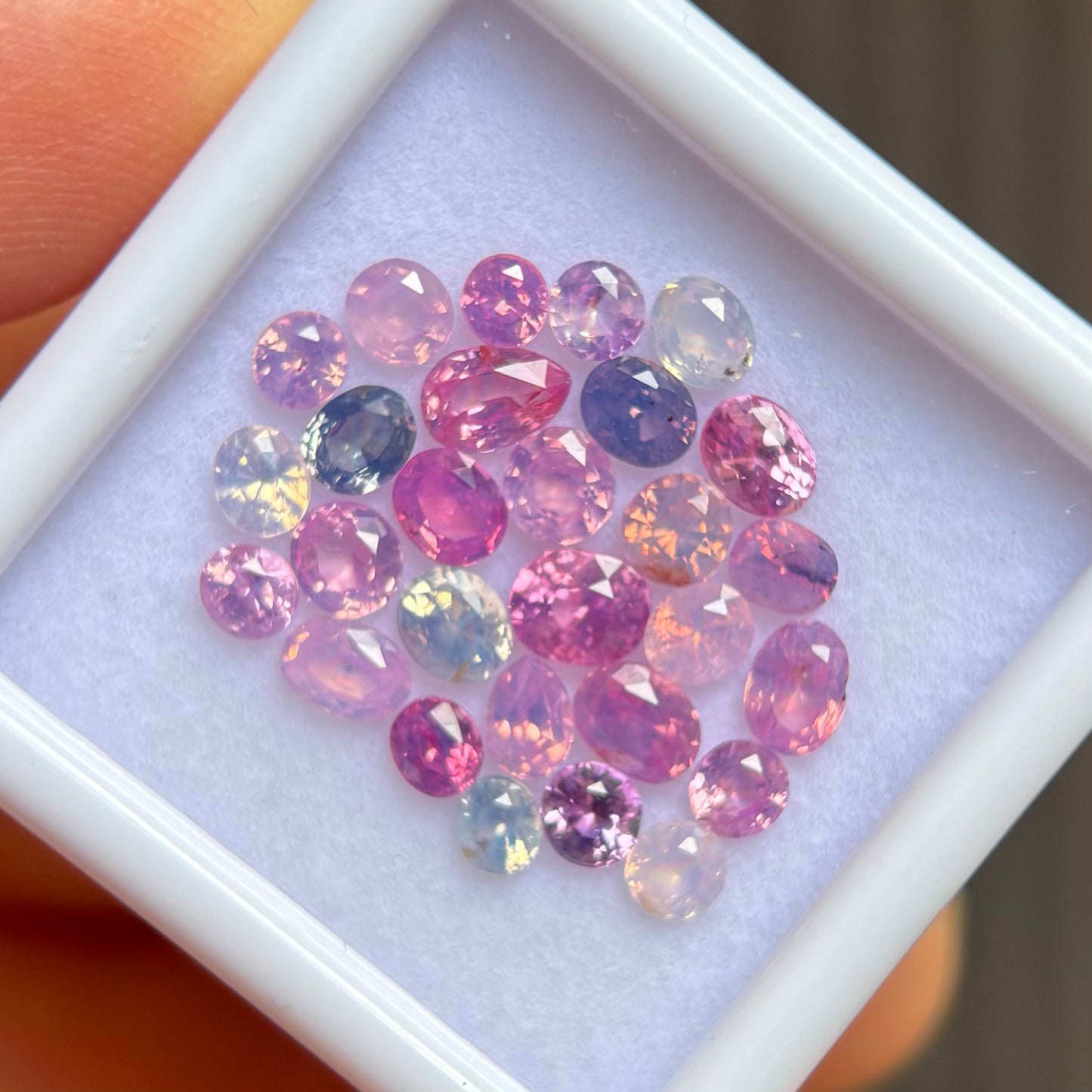 3.97 ct / 28Pcs Natural Milky Sapphire Viet Nam. No treatment.