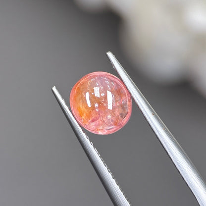 2,61ct Natural Orange Cacbochon Sapphire Viet Nam. No Treatment Sapphire Luc Yen.