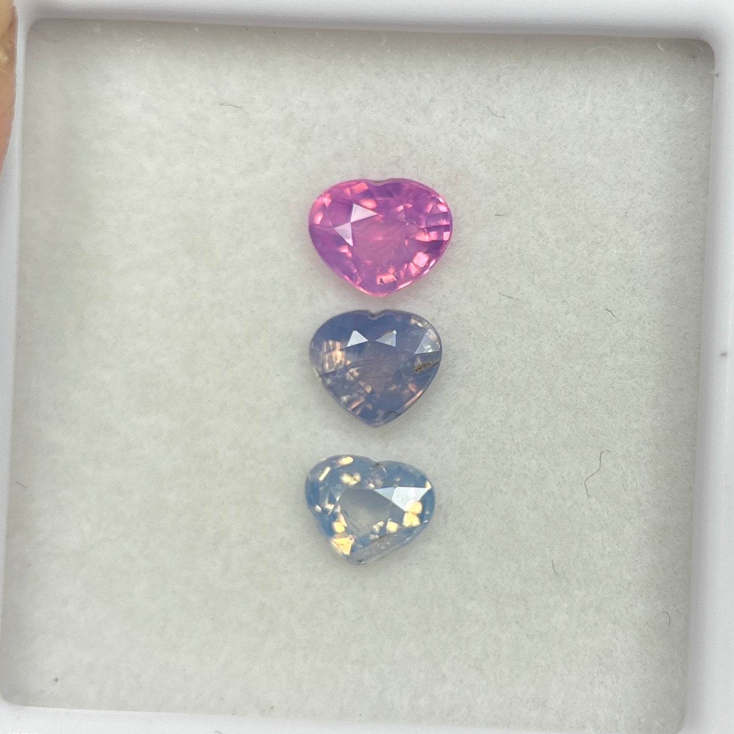 1,14ct/ 3Pcs Natural Milky Sapphire Viet Nam. Heart Shape. No Treatment Milky Sapphire Luc Yen.