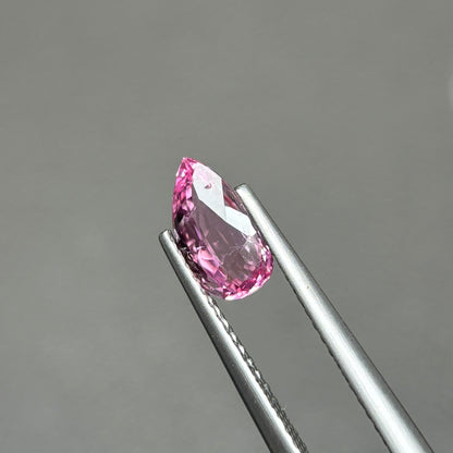 0,97ct Natural Pink Spinel Viet Nam. Pear Shape. No Treatment Spinel Luc Yen.