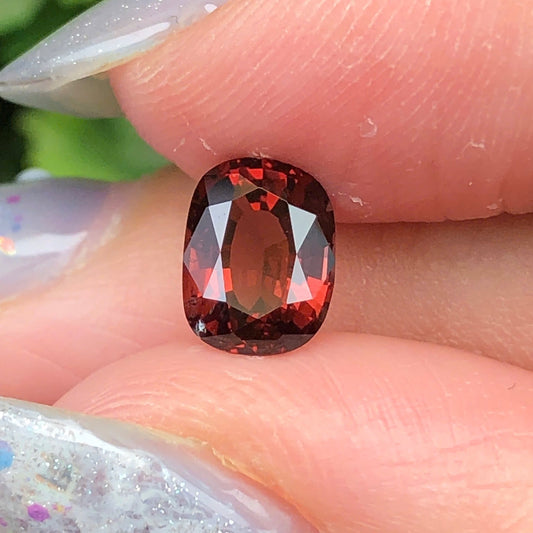 1,25ct Natural Red-Brown Spinel Viet Nam. Cushion Shape. No Treatment Spinel Luc Yen.