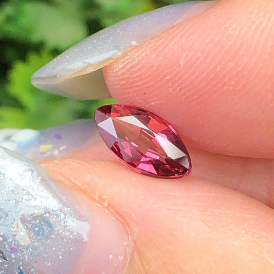 0,76ct Natural Brownish Red Spinel Vietnam. Triliant Shape. No Treatment Spinel Luc Yen.