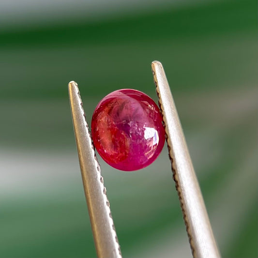 0.94 ct Natural Ruby Viet Nam. Cacbochon Cut. No treatment.