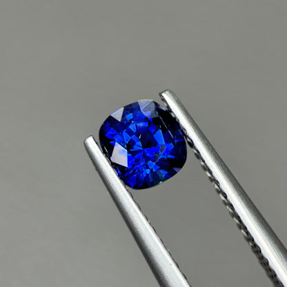 0,86ct Natural Blue Sapphire Vietnam. Cushion Shape. No Treatment Sapphire Luc Yen.