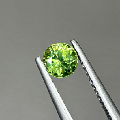0,81ct Natural Green Sapphire Vietnam. Round Shape. No Treatment Sapphire Phan Thiet.