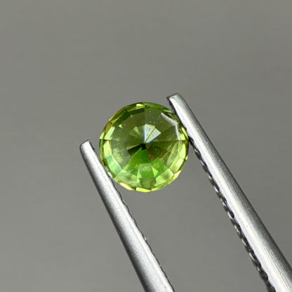 0,81ct Natural Green Sapphire Vietnam. Round Shape. No Treatment Sapphire Phan Thiet.