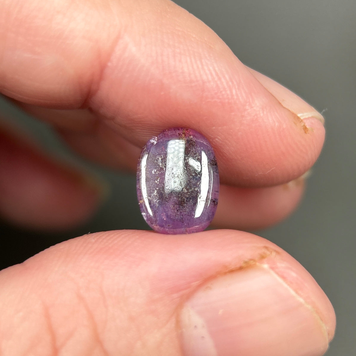 3,5ct Natural Purple Milky Cacbochon Sapphire Viet Nam. No Treatment Sapphire Luc Yen.