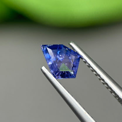 0,59 Natural Blue Milky Sapphire Vietnam. Freeform. No Treatment Milky Sapphire Luc Yen.