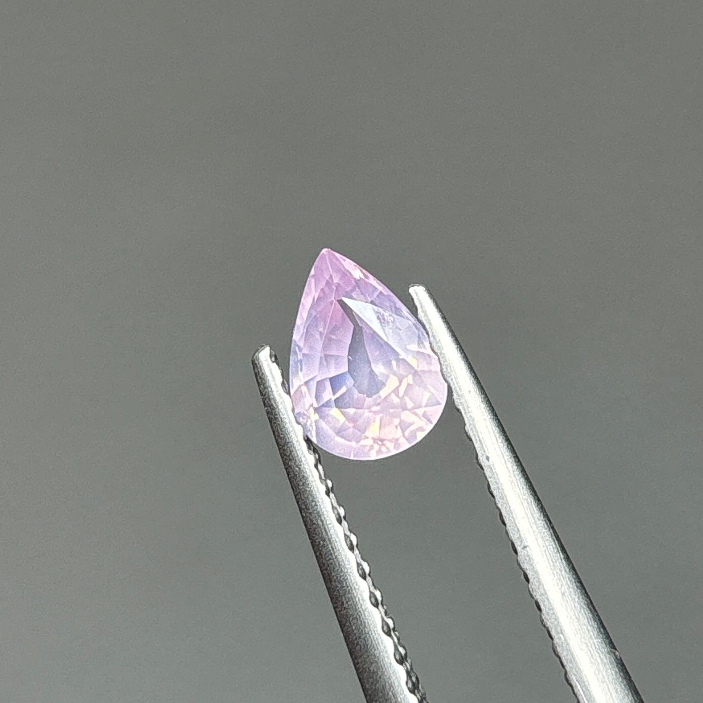 0,47ct Natural Pink Milky Sapphire Viet Nam. Pear Shape. No Treatment Milky Sapphire Luc Yen.