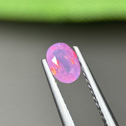 0,5ct Natural Purplish Pink Milky Sapphire Vietnam. Cushion Shape. No Treatment Milky Sapphire Luc Yen.
