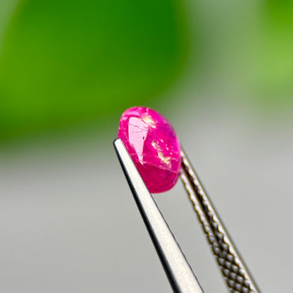 0,94ct Natural Ruby Cacbochon Viet Nam. No treatment Ruby Luc Yen.