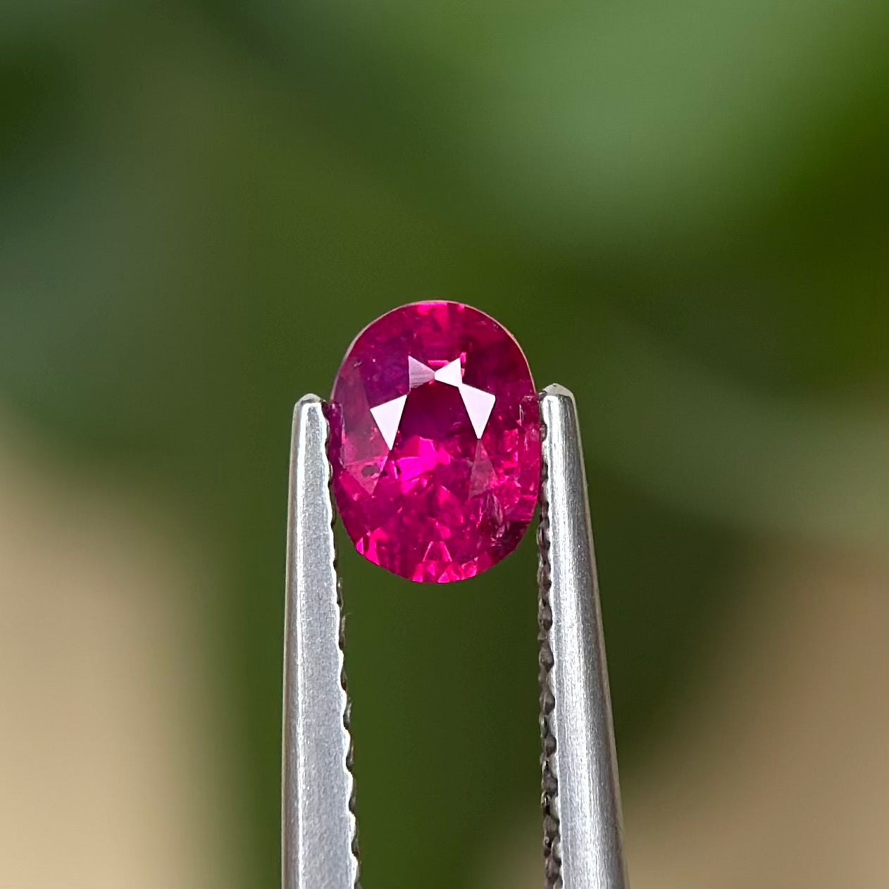 0.60 ct Natural Ruby Viet Nam. Oval Shape. No treatment.