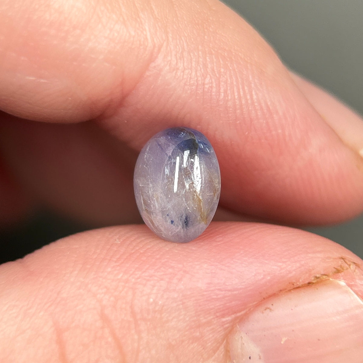 2,52ct Natural White Milky Cabochon Sapphire Viet Nam. No Treatment Sapphire Luc Yen.
