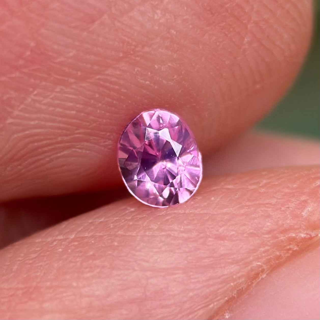 0.28ct Natural Prurple Sapphire Vietnam. Oval Shape. No Treatment.