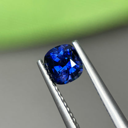 0,86ct Natural Blue Sapphire Vietnam. Cushion Shape. No Treatment Sapphire Luc Yen.