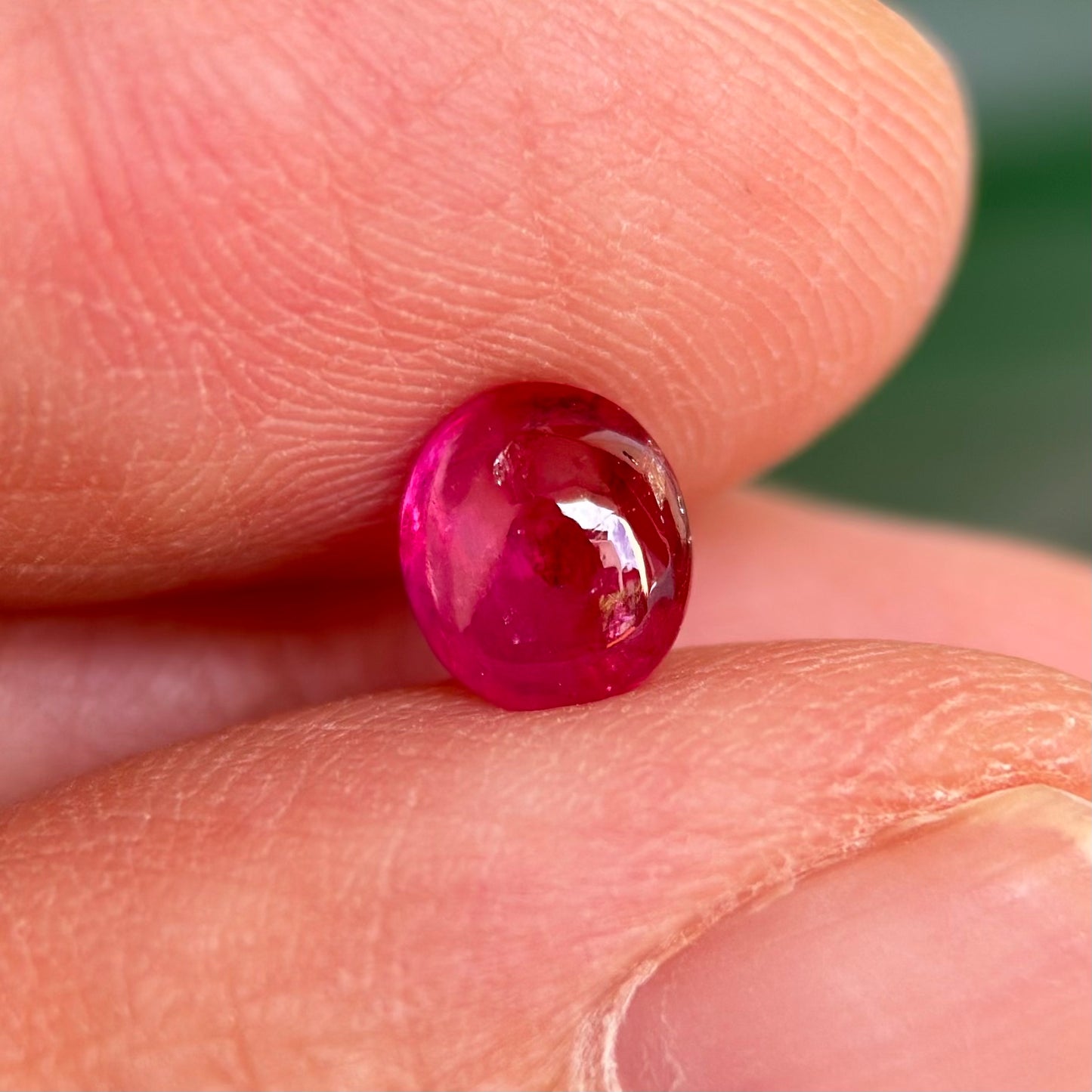 0.94 ct Natural Ruby Viet Nam. Cacbochon Cut. No treatment.