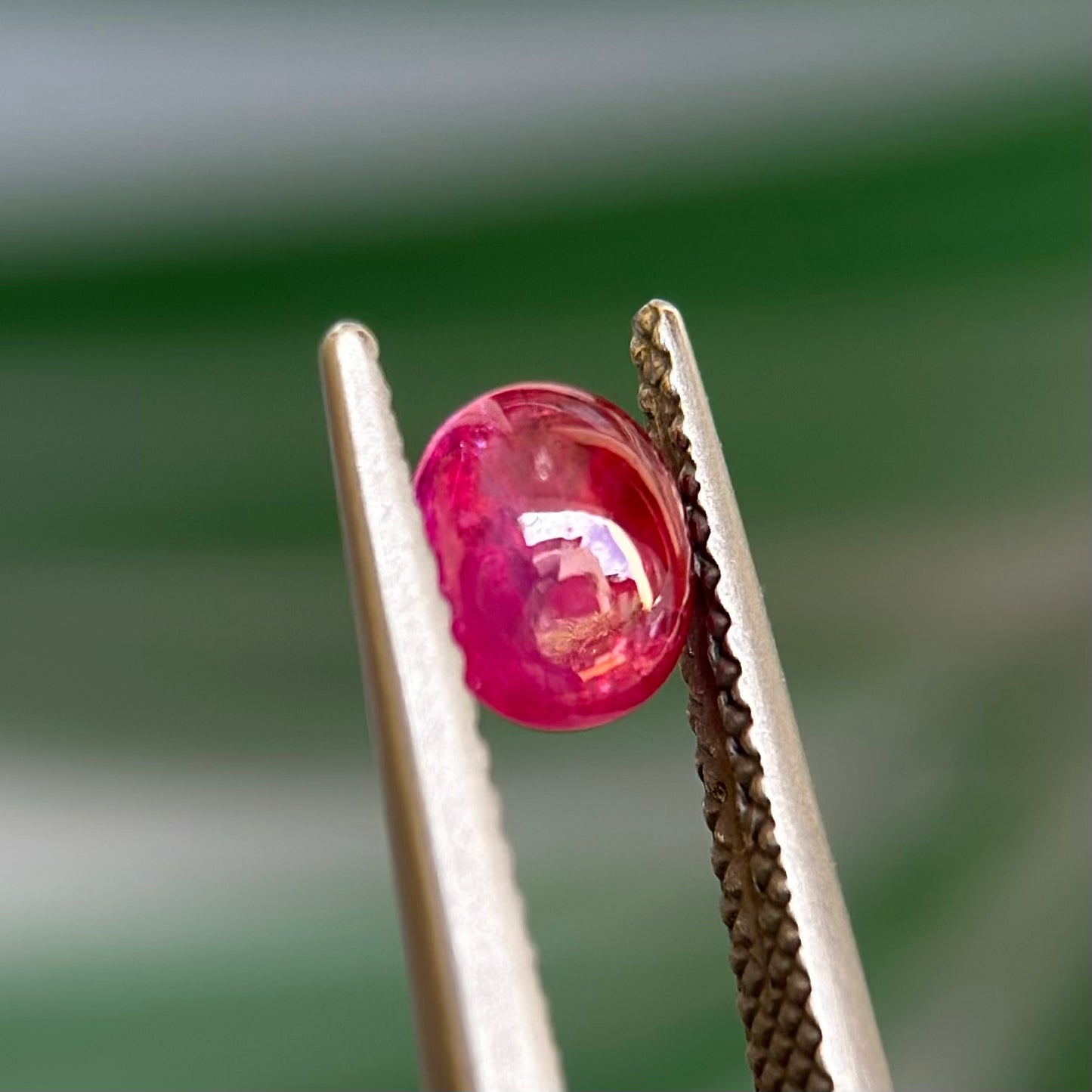 0.94 ct Natural Ruby Viet Nam. Cacbochon Cut. No treatment.