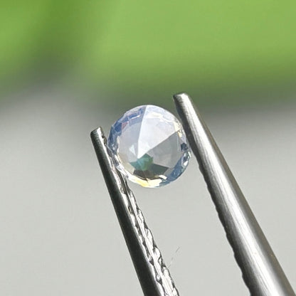 0,2ct Natural White Milky Sapphire Vietnam. Round shape. No Treatment Milky Sapphire Luc Yen.