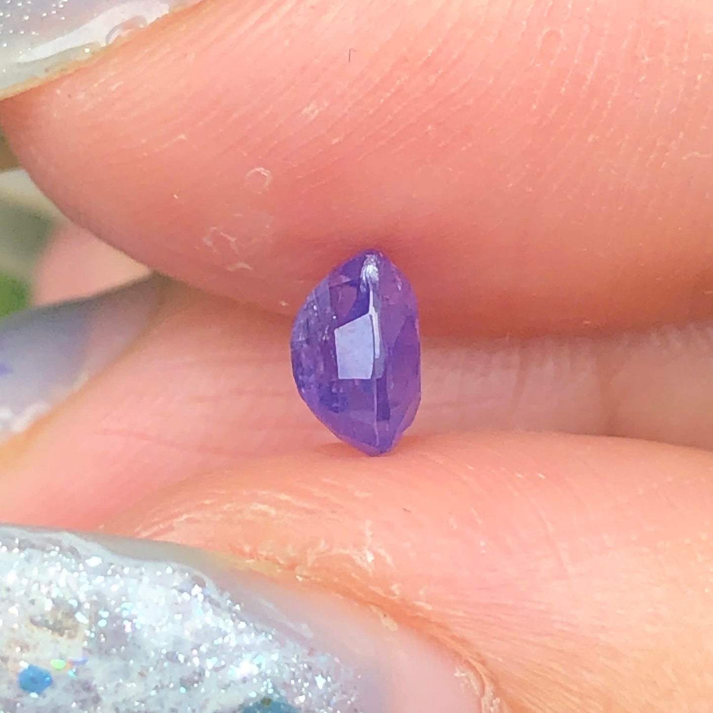 0,60ct Natural Purple Sapphire Vietnam. Cushion Shape. No Treatment Sapphire Luc Yen.