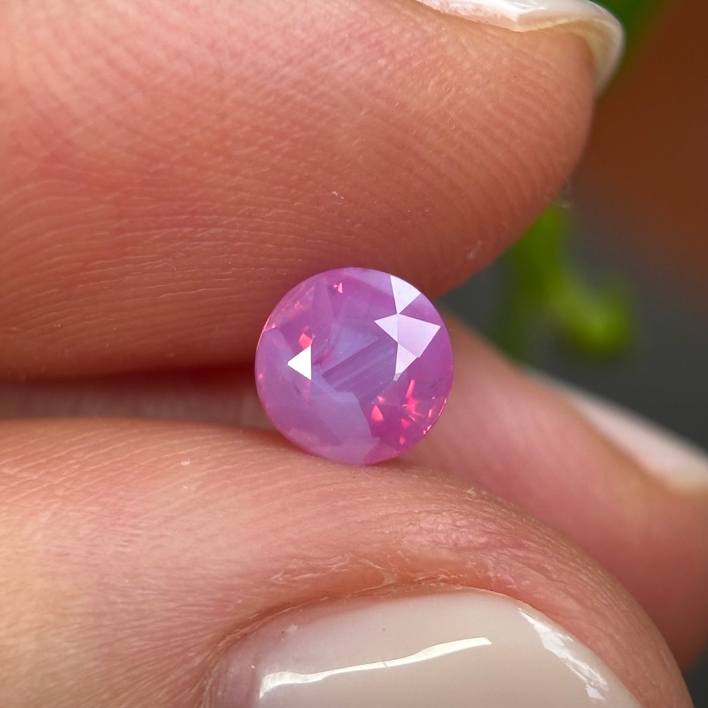 0.95 ct Natural Pink Milky Sapphire Vietnam. Round Shape. No Treatment.