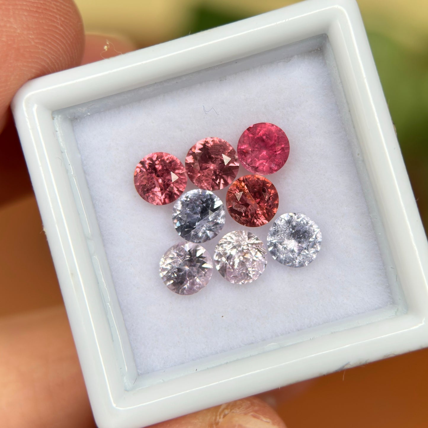 3.06 ct / 8Pcs Natural Spinel Vietnam, Mixed Color, Round Shape, No Treament.