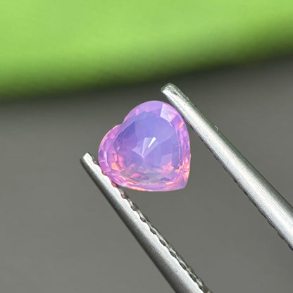 0,79ct Natural Pink Milky Sapphire Viet Nam. Heart Shape. No Treatment Milky Sapphire Luc Yen.