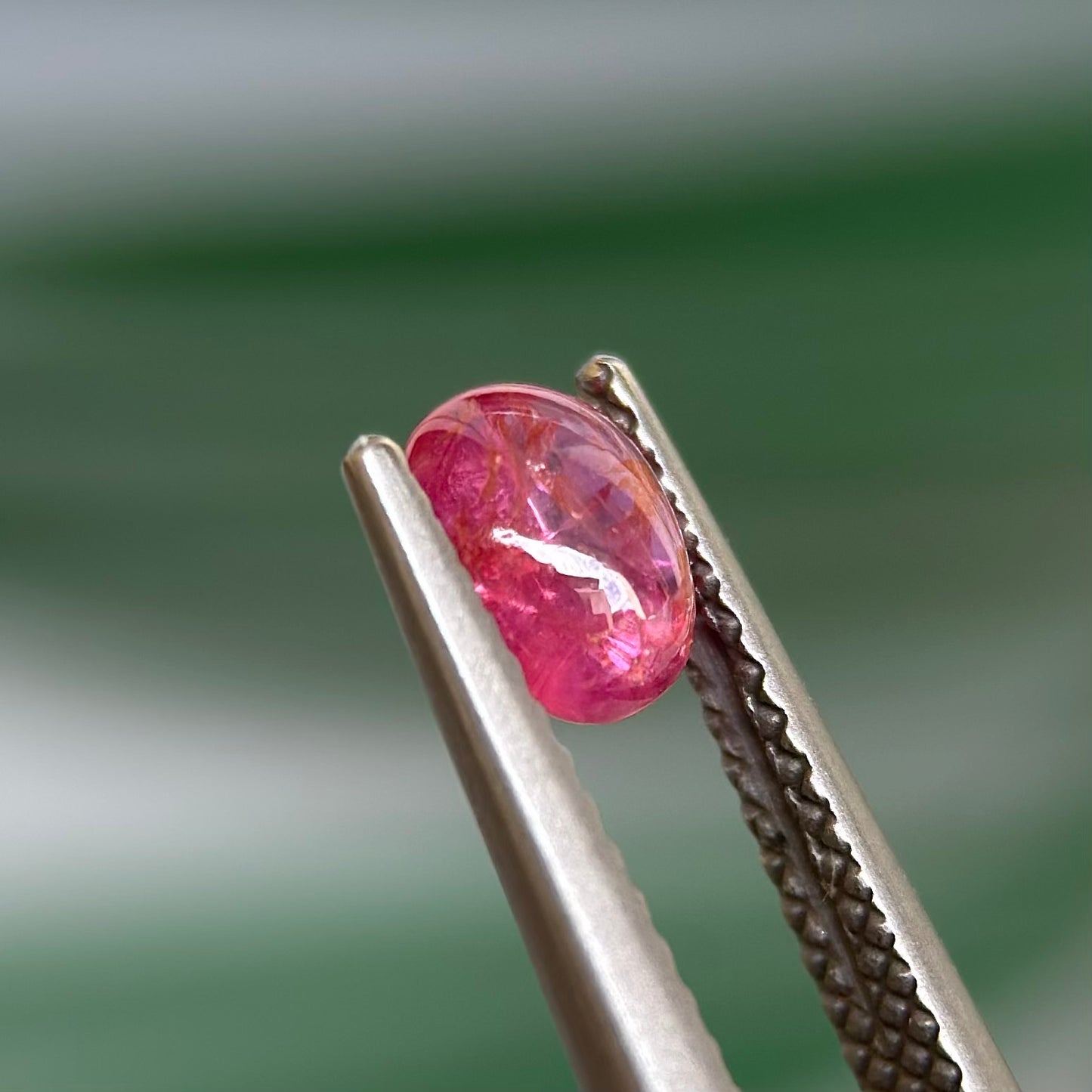 1.0 ct Natural Orangish Pink Sapphire Viet Nam. Cacbochon Cut. No treatment.