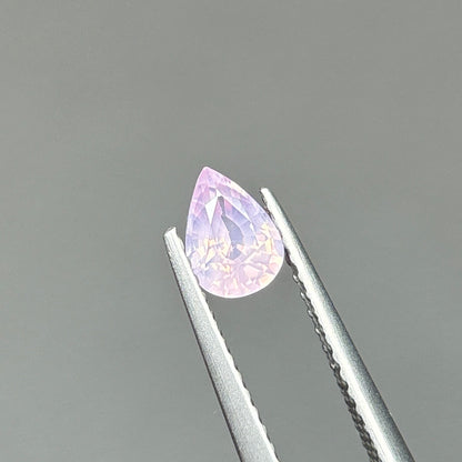 0,47ct Natural Pink Milky Sapphire Viet Nam. Pear Shape. No Treatment Milky Sapphire Luc Yen.