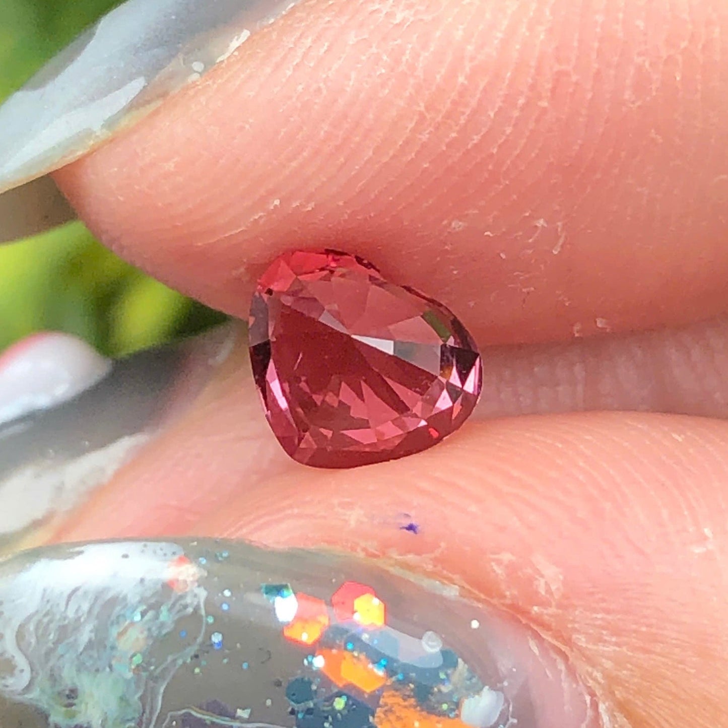0,88ct Natural Brownish Pink  Spinel Vietnam. Heart Shape. No Treatment Spinel Luc Yen.